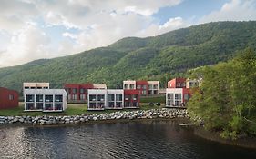 Cormorant Rock 3-Bedroom Oceanfront Chalet
